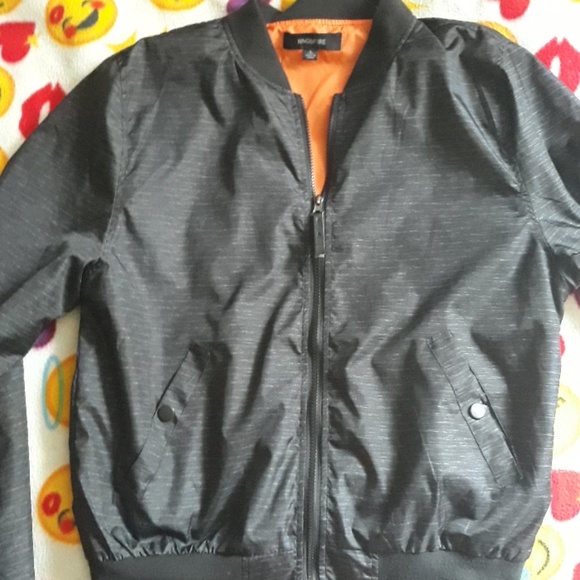 Bomber - Picture 1 of 3